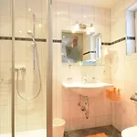 Haus Jehle 招待所 3*